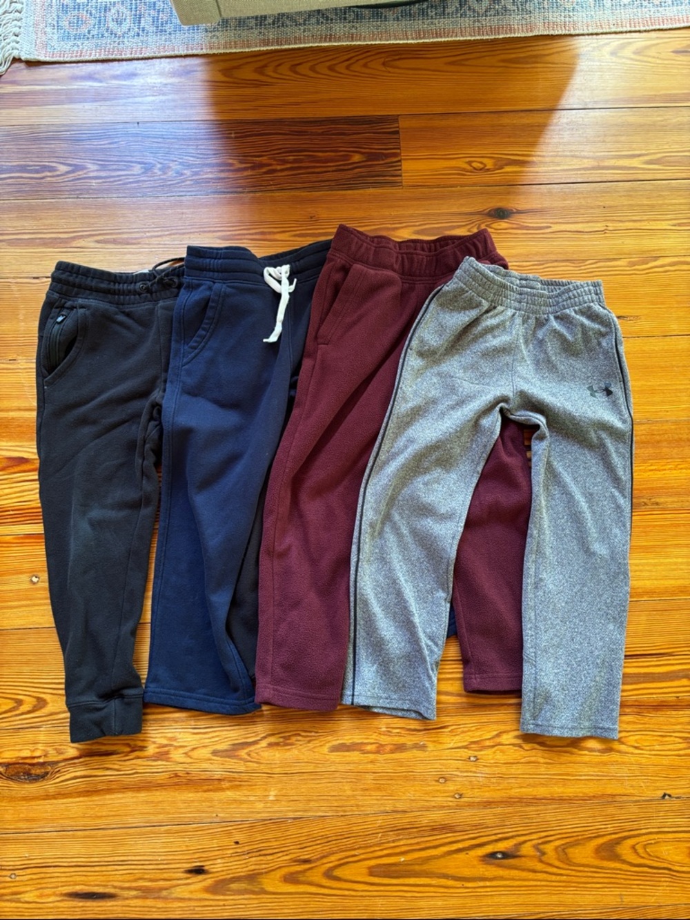 4 Pairs Boys Athletic Pants 1 Under Armour 2 Old Navy 1 Members Mark Size S 6/7
